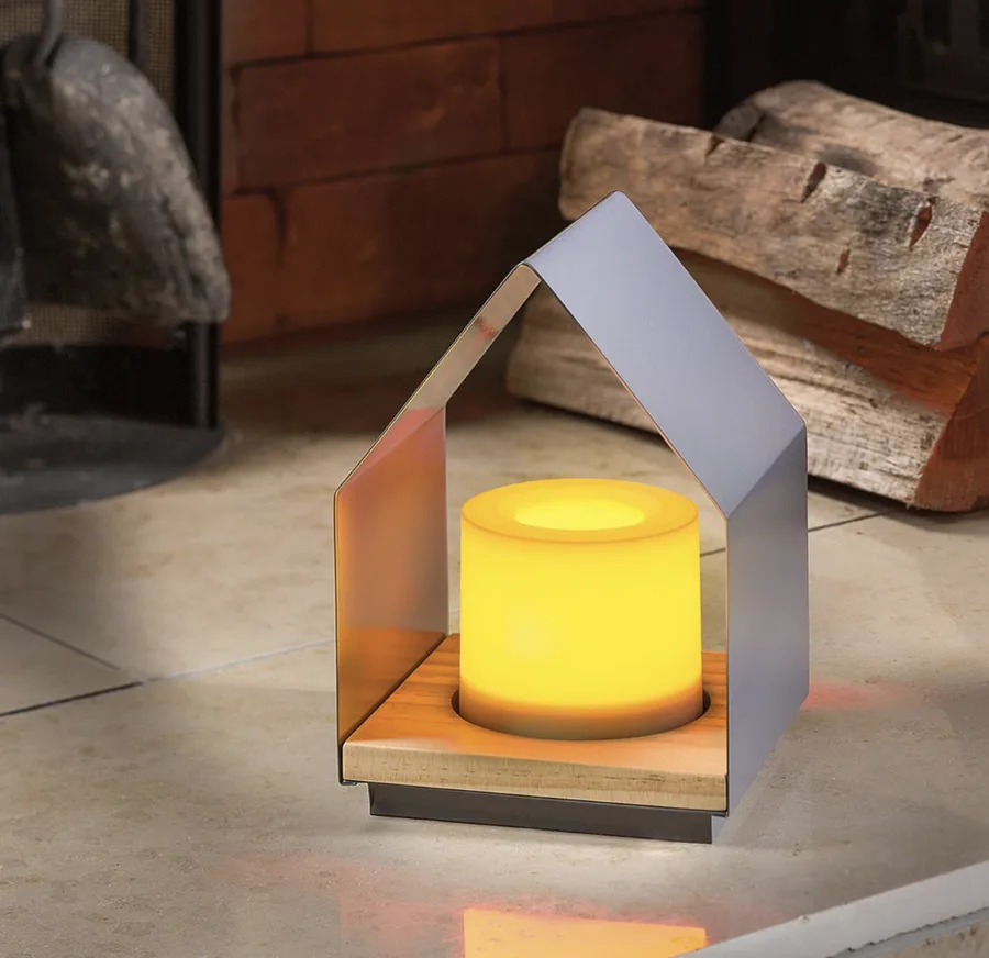 Deko-Laterne mit LED-Kerze aus dem aktuellen De-Stock Bestand